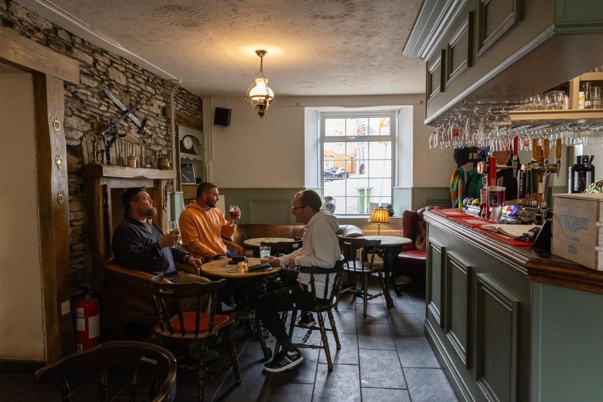 Inn The Bear Llantrisant (Glamorgan)