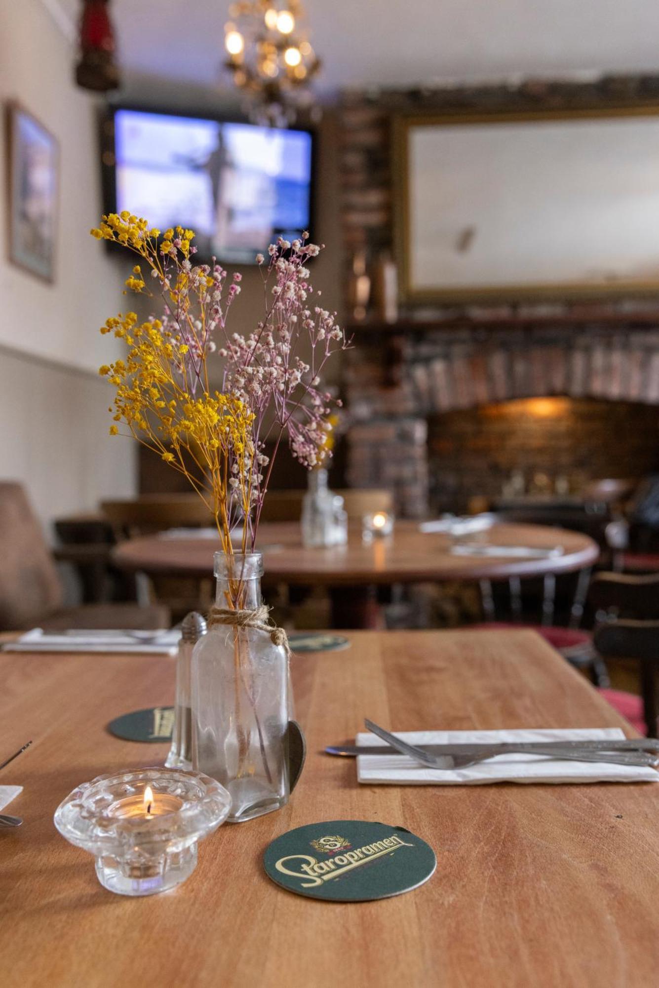 The Bear * Llantrisant (Glamorgan)