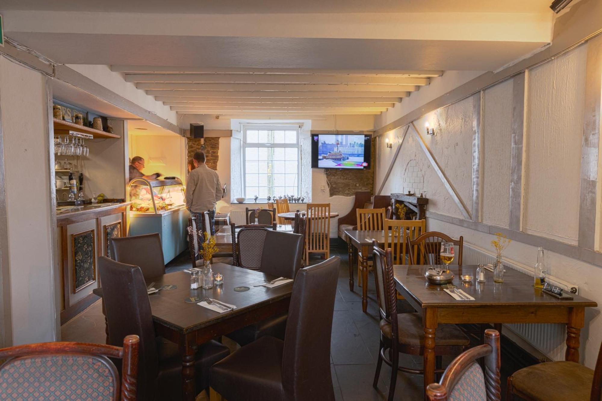 The Bear * Llantrisant (Glamorgan)